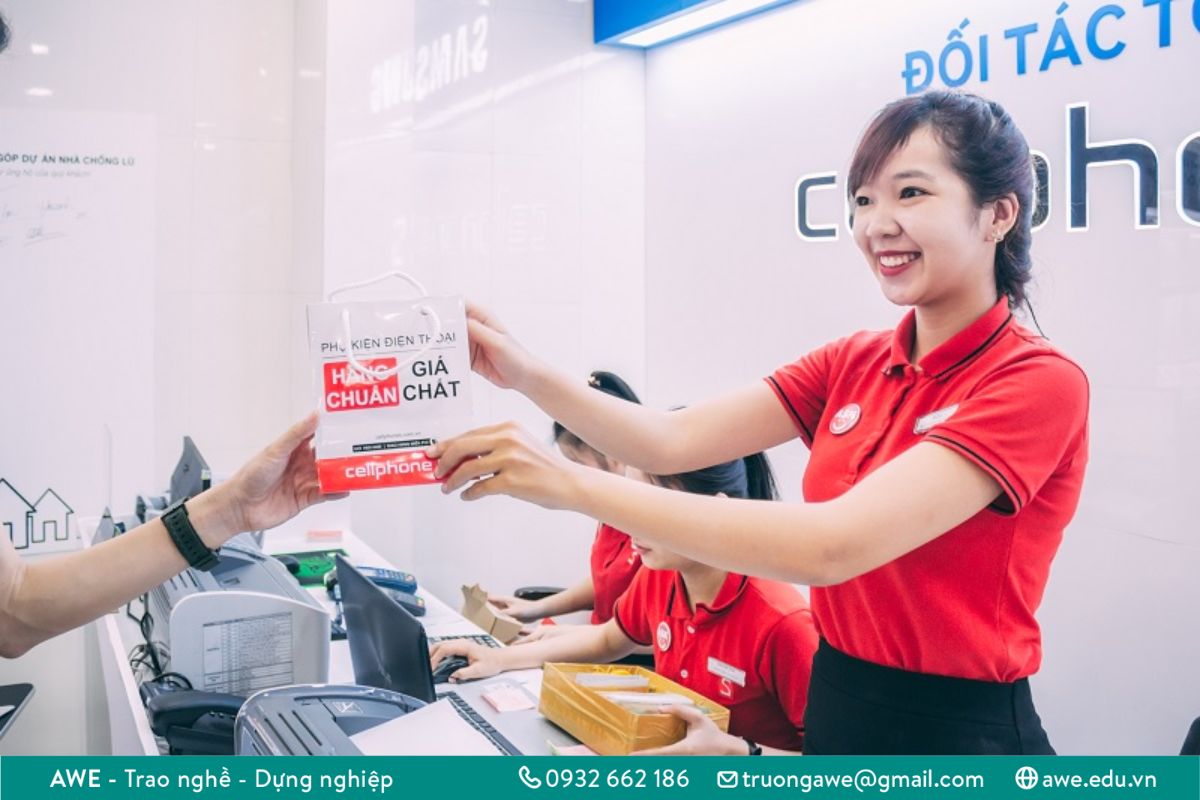 Con gái nên học nghề gì - Nhân viên bán hàng