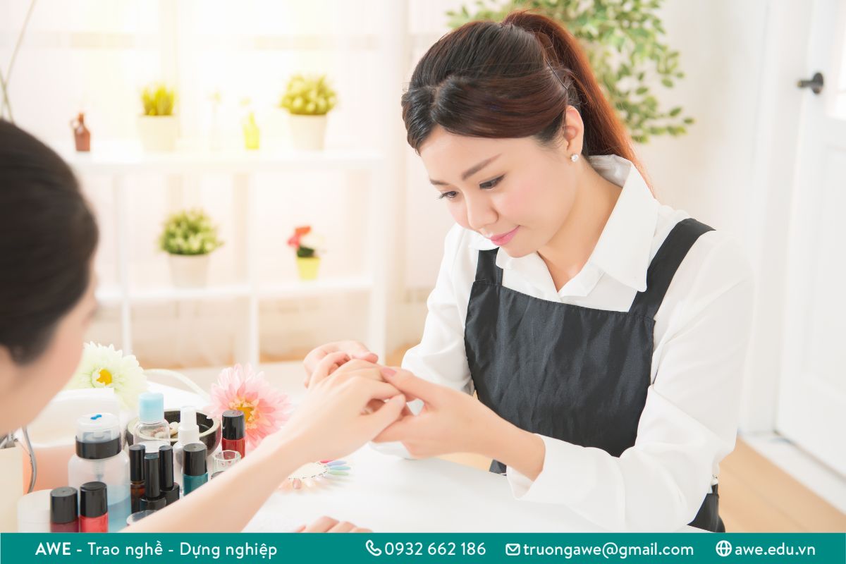 Ngành con gái nên học - Làm nail