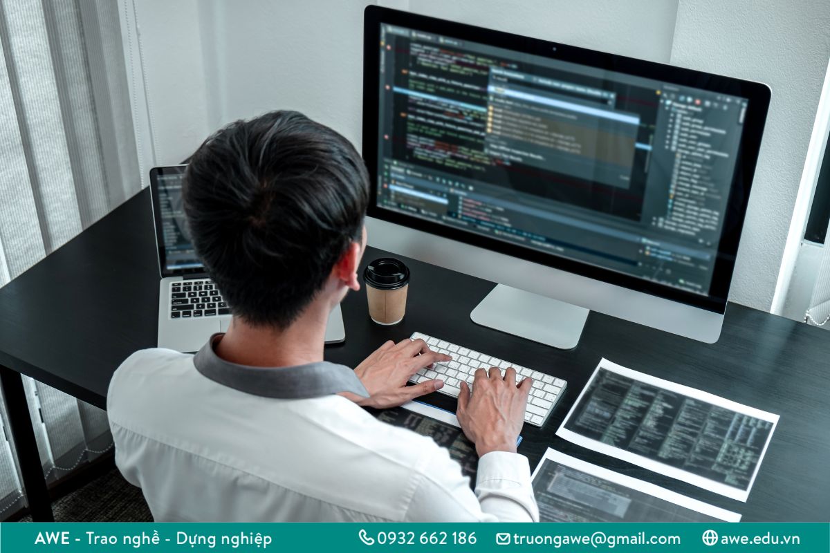 Nên học nghề gì bây giờ, 15 nghề lương cao, tương lai ổn định