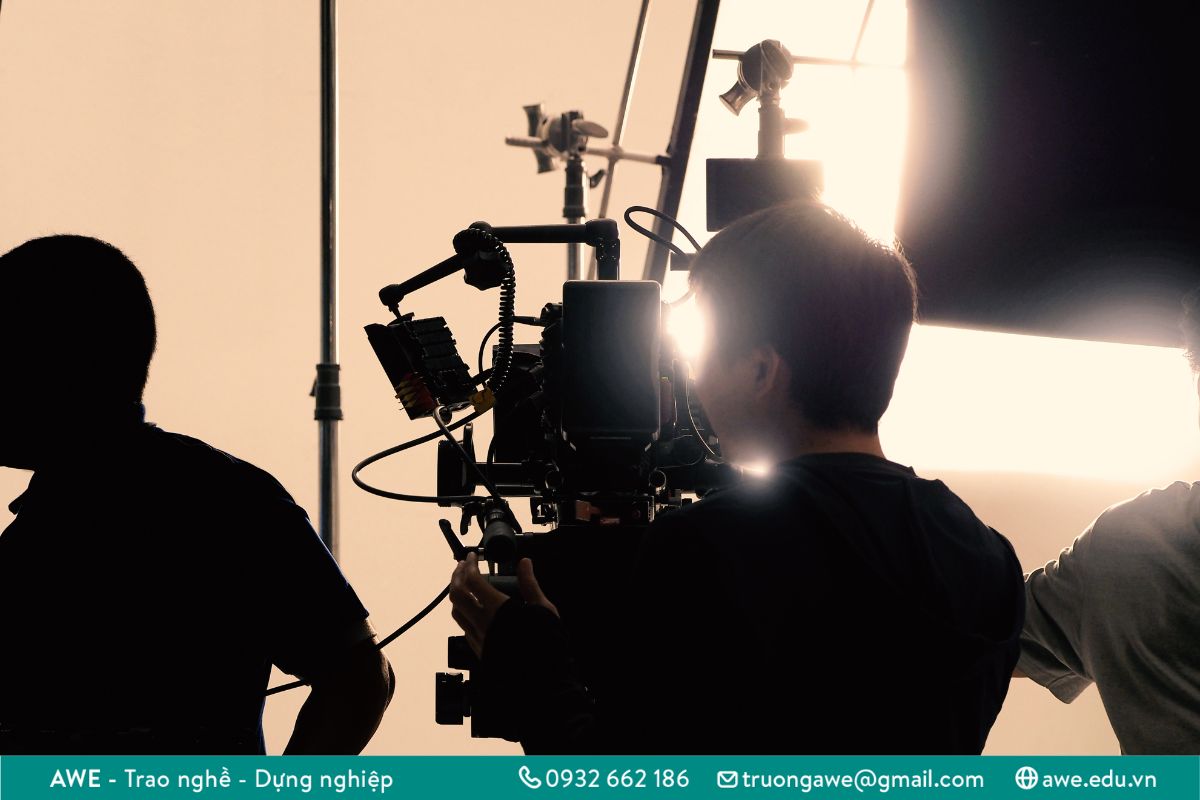 Nên học nghề gì bây giờ, 15 nghề lương cao, tương lai ổn định