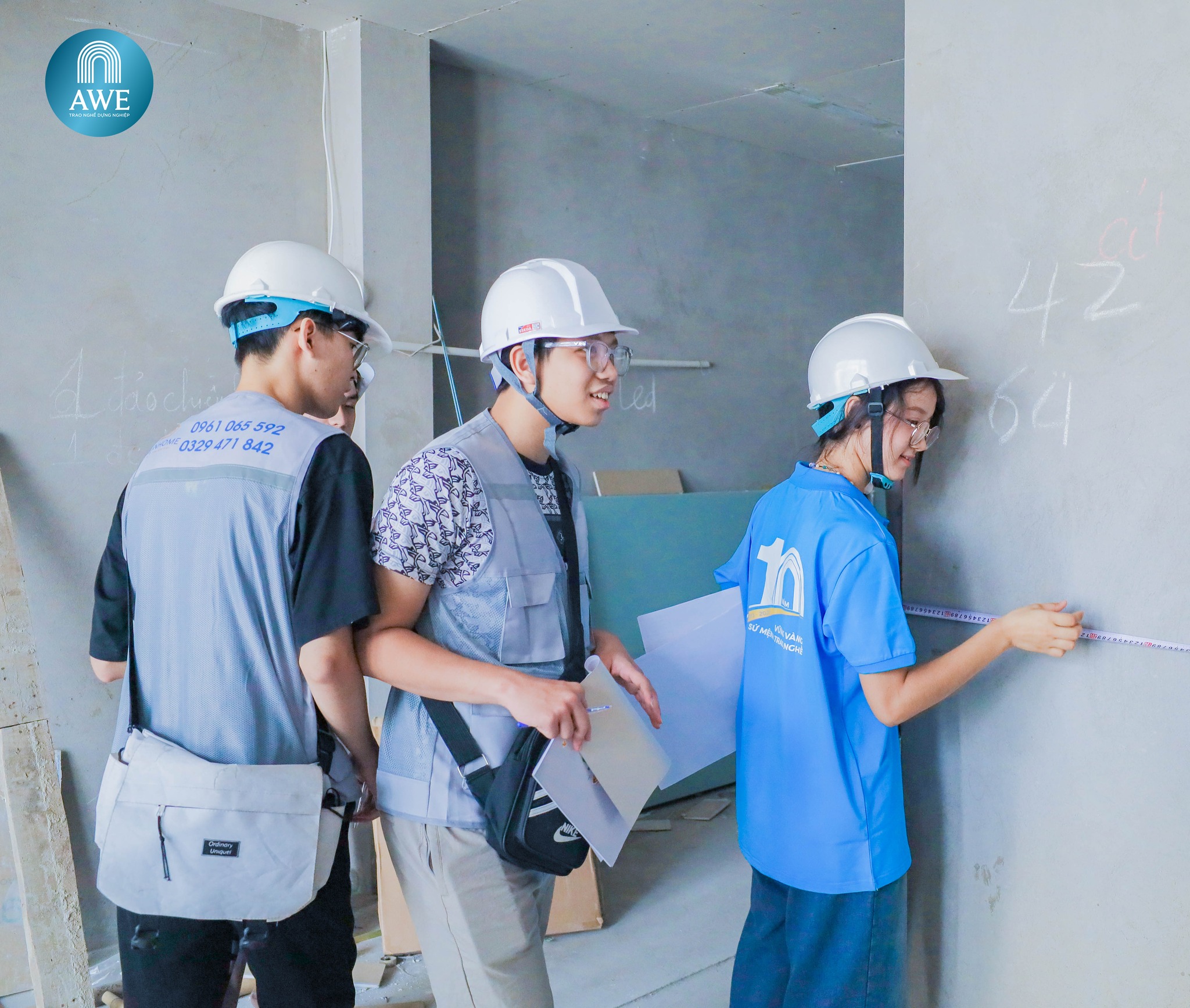 Buổi thực hành của các bạn học viên khóa học thiết kế nội thất 10 tháng