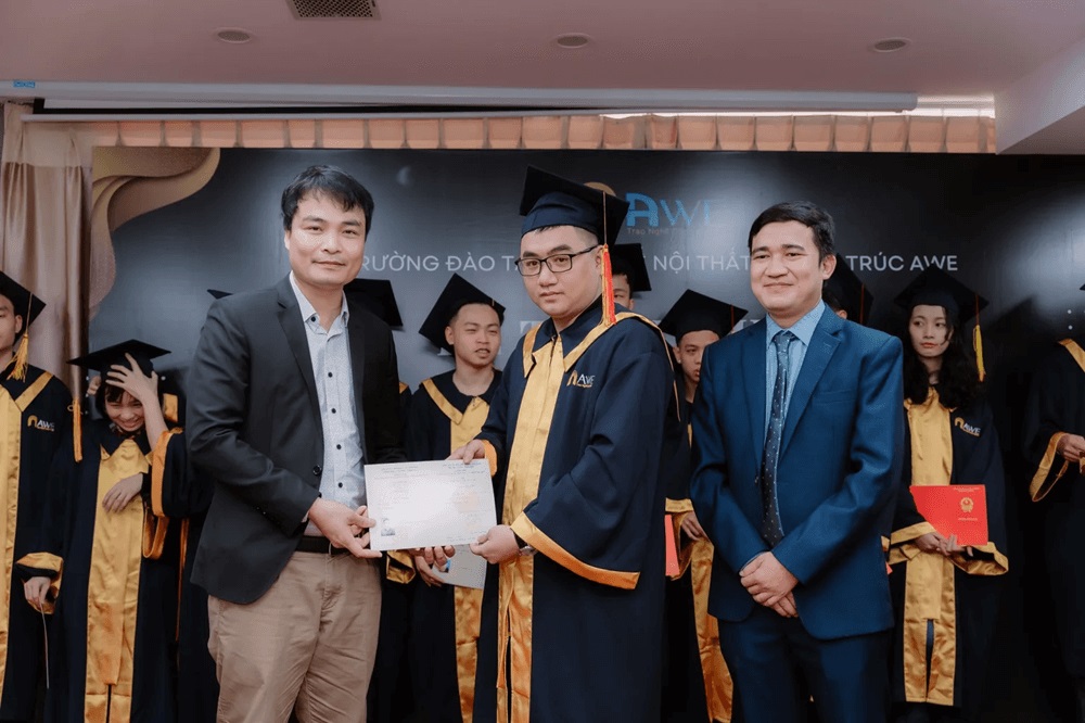 Lễ tốt nghiệp của học viên AWE