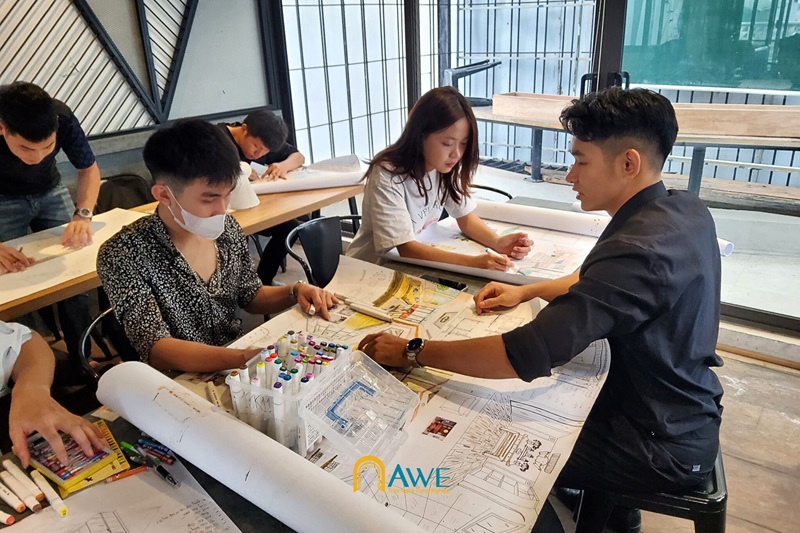 Lớp học vẽ tay của học viên AWE