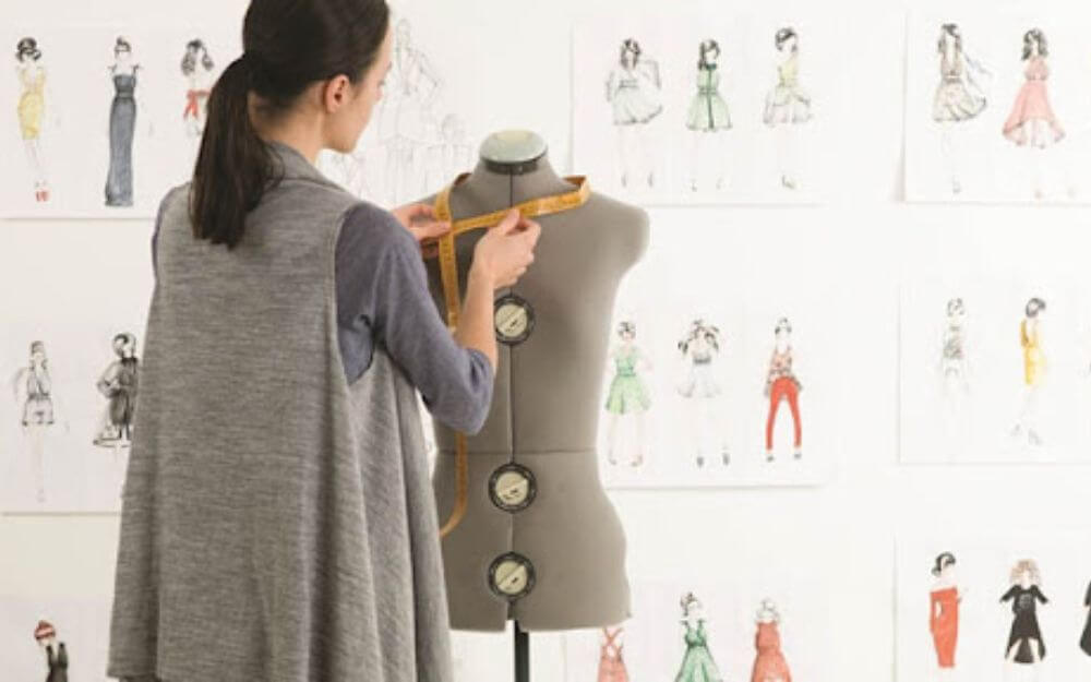 Con gái không học đại học thì làm nghề gì?