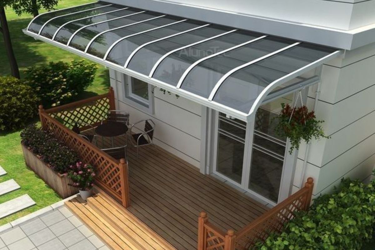 Mái vòm kính trước nhà