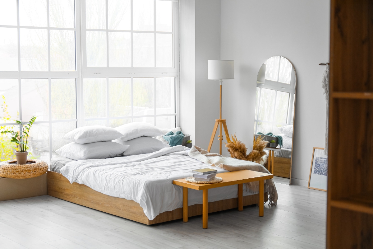 Cách hóa giải gương chiếu vào giường ngủ tránh điều kiêng kỵ