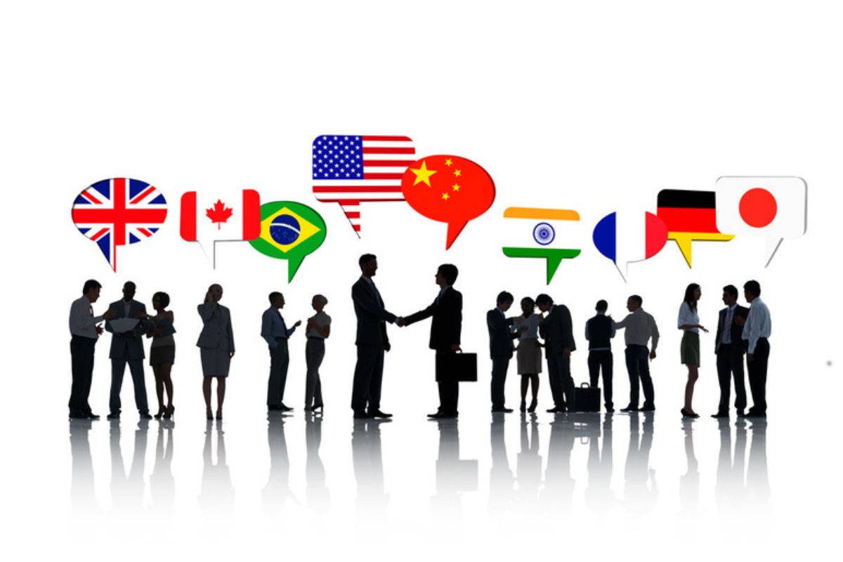 Nữ khối C nên học ngành gì dễ xin việc, lương cao?